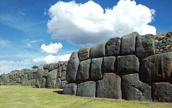 Sacsayhuaman-inca-fortress