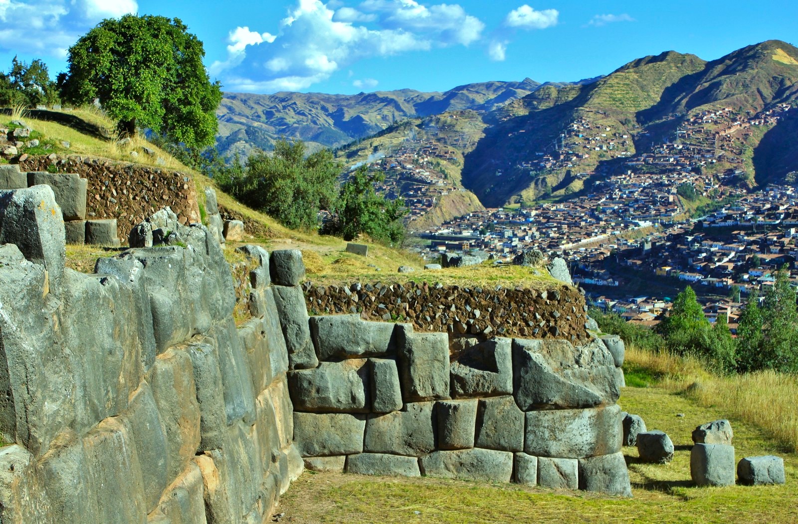 Sacsayhuaman Sacsayhuamán-Inca-fortress